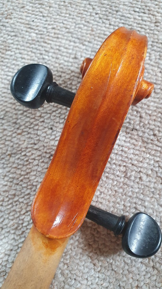 Nice, old 4/4 Violin violon, 1 part back, replaced neck, missing fingerboard!