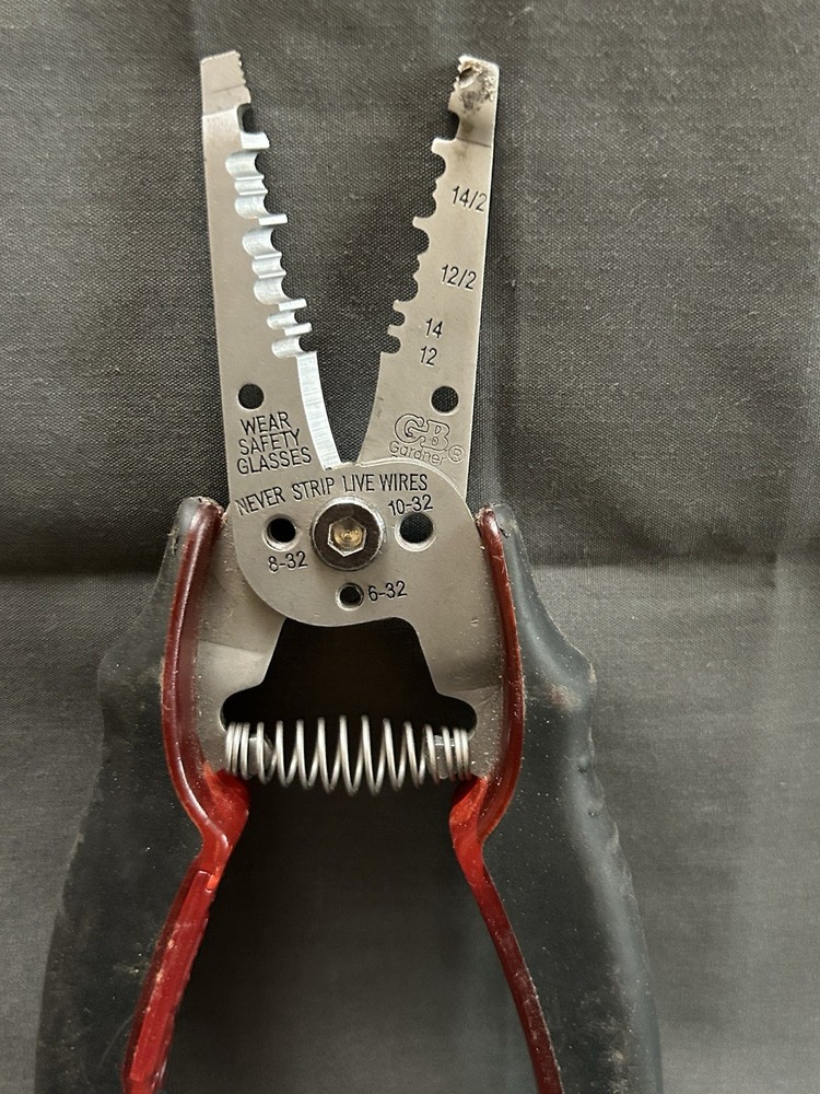 Gardner Bender GST-224 Voltage Sensor & Wire Stripper