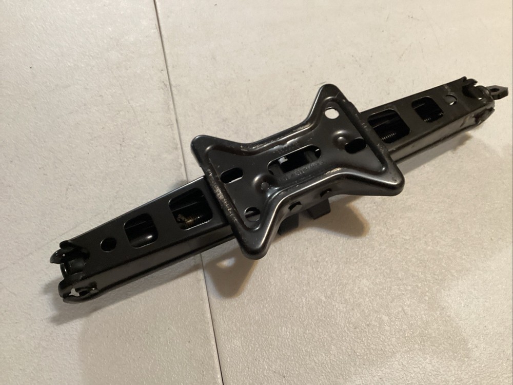 12 TERRAIN EMERGENCY ROADSIDE JACK OEM 4022-46