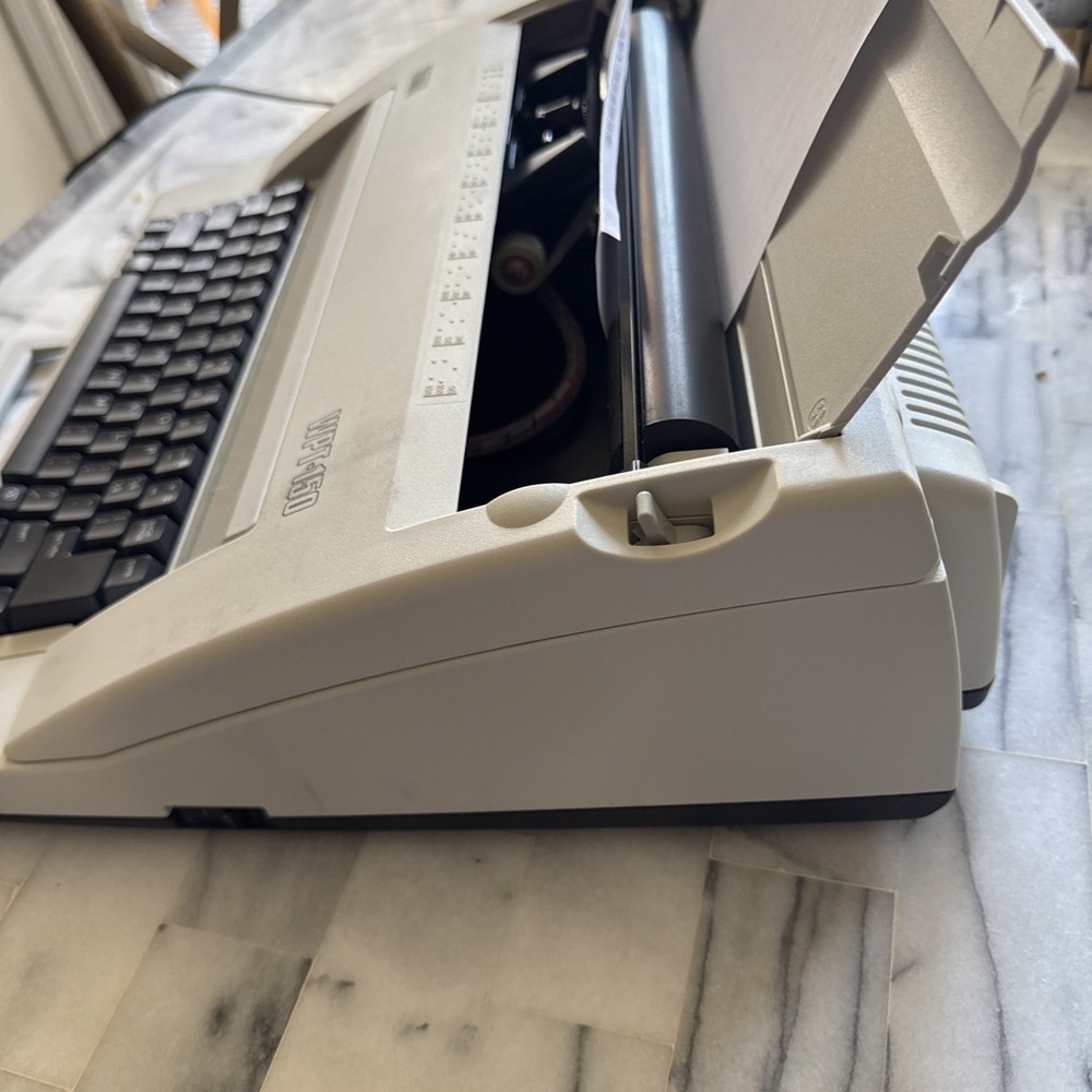 Nakajima WPT-150 Portable Electronic Word Processing Typewriter