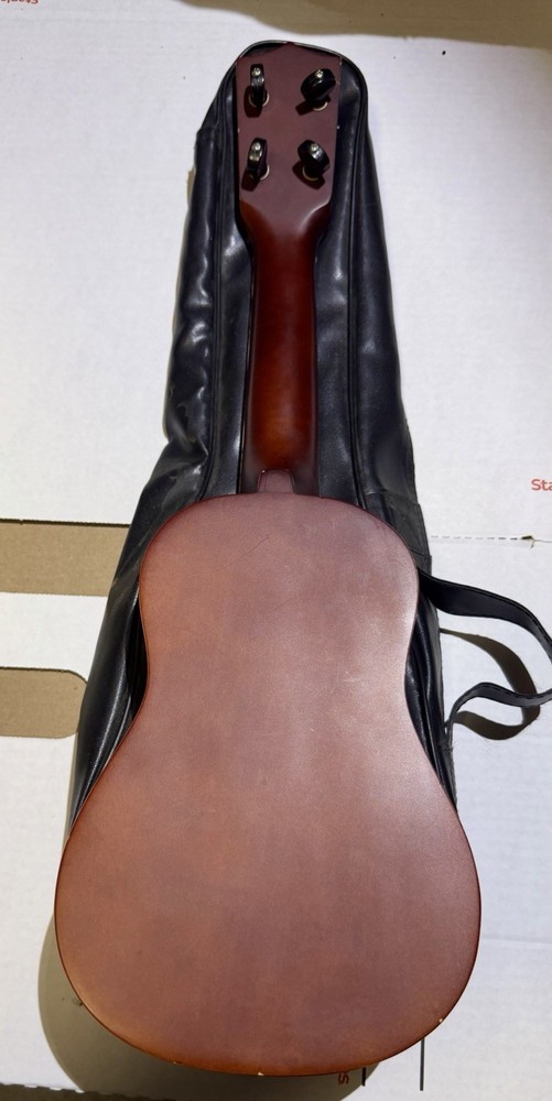 johnson traditional ukulele uk100 With Case