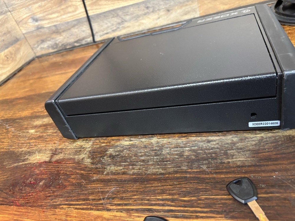 XDeer Gun Safe WITH 2 keys, unknown code