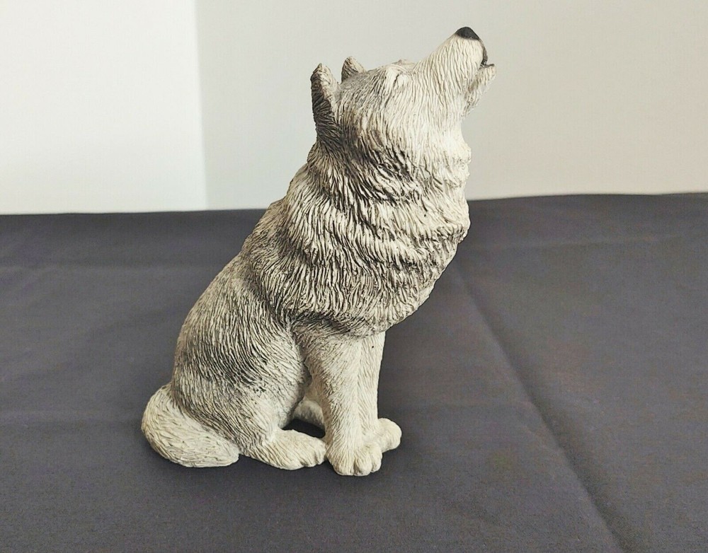 VTG GREY HOWLING WOLF FIGURINE SANDICAST