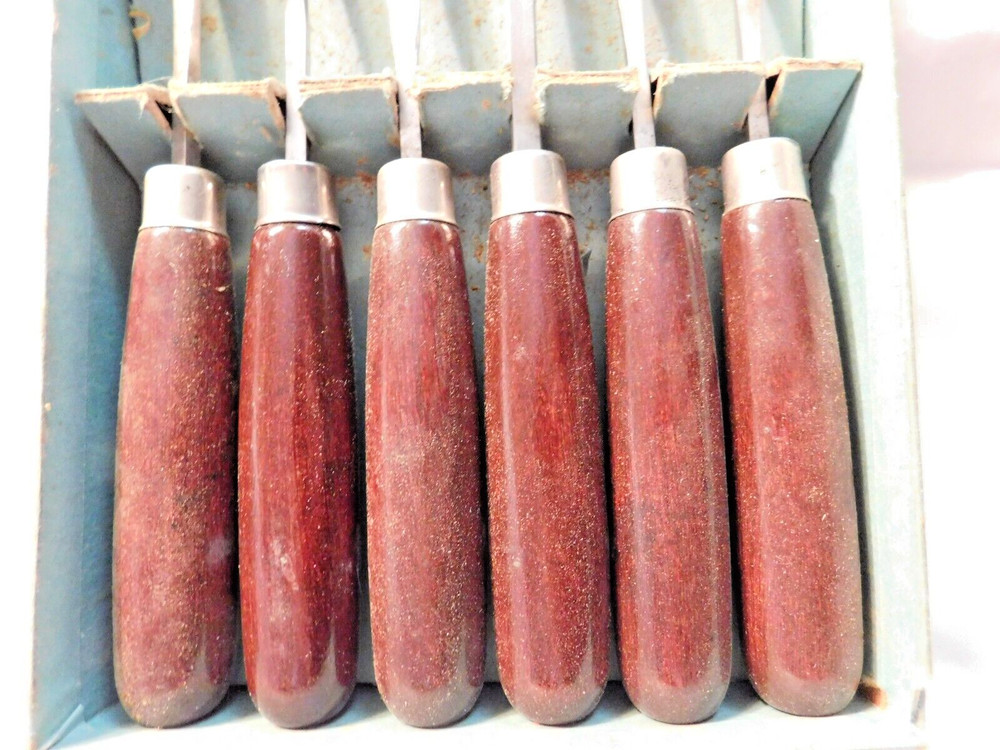 VINTAGE WOOD CARVING CHISELS