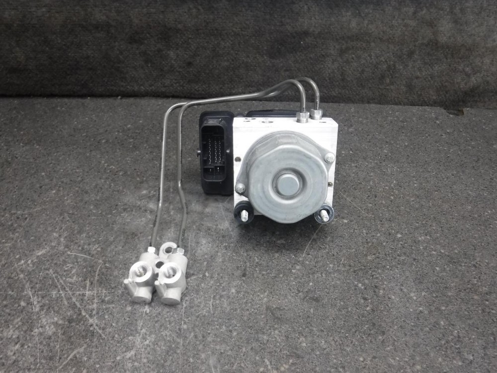 15 Yamaha YZF R1m R1 ABS Pump Module 84G