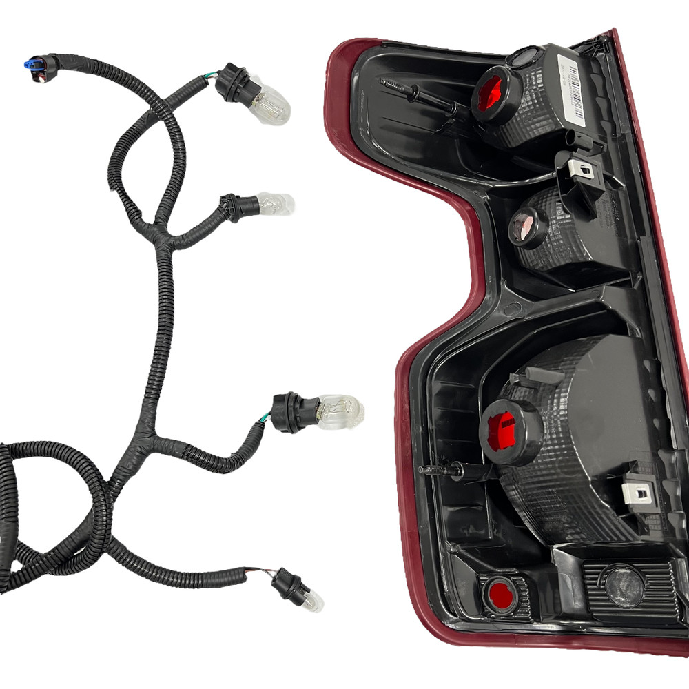 [Non-LED] For 2019 - 2025 Chevy Silverado 1500 PU Passenger Side Tail Light RH