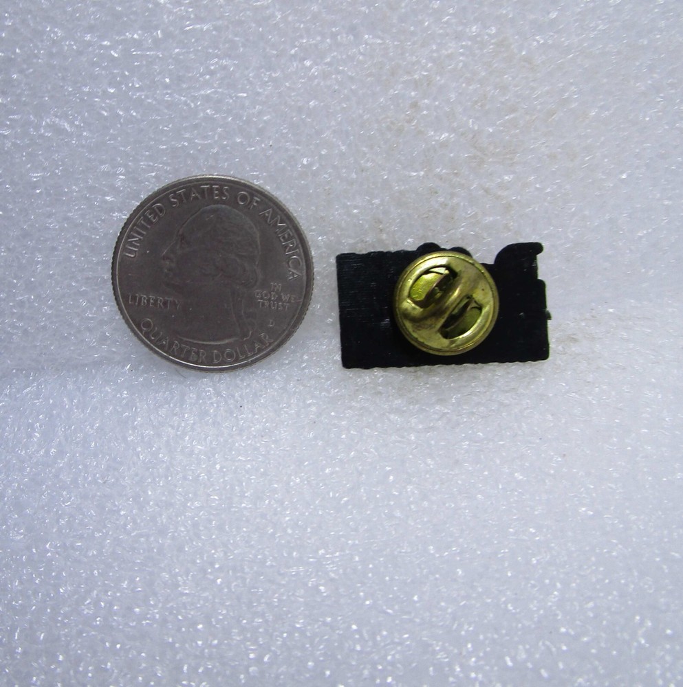 Design Art Makers Advertising Plastic Pin
