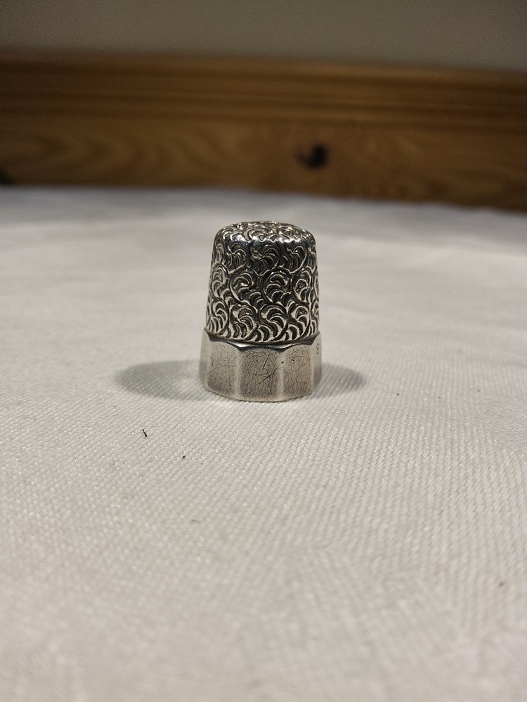 Unusual Decagonal 10 Panel Silver Swirl Ornate Thimble Size 8