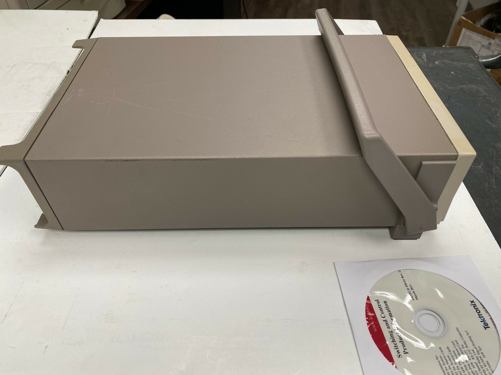 Keithley 7001 Switch System with (2) 7015-S Muliplexers