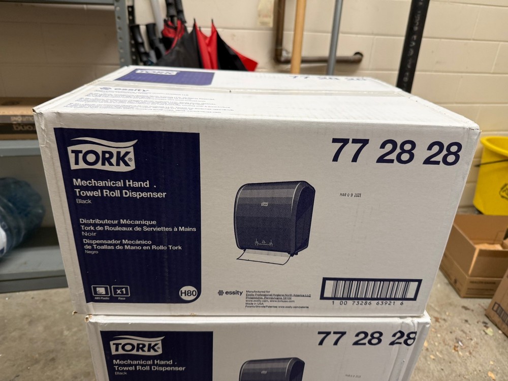 Tork Mechanical Hand Towel Roll Dispenser - NEW 772828