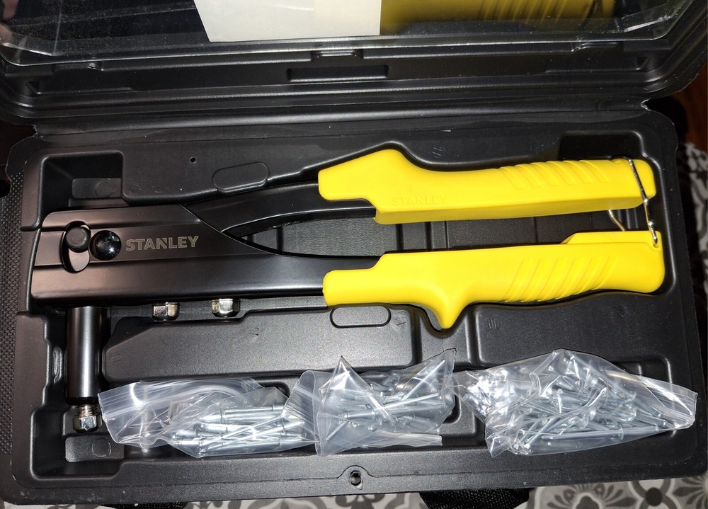 Stanley Blind Rivet Kit With Tool. 1/8 5/32 3/16