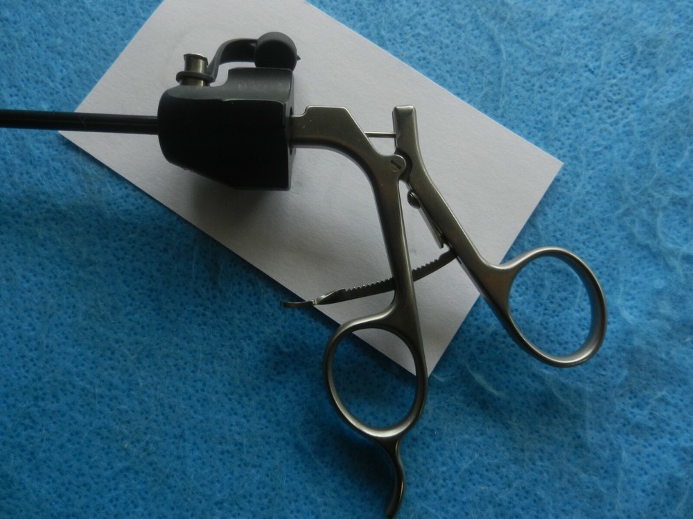 EndoPlus Surgical Laparoscopic 5mm X 33cm Grasping Forceps E332RR