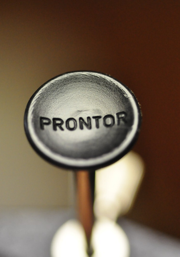 20" high quality Prontor cable release w/standard tapered thread.