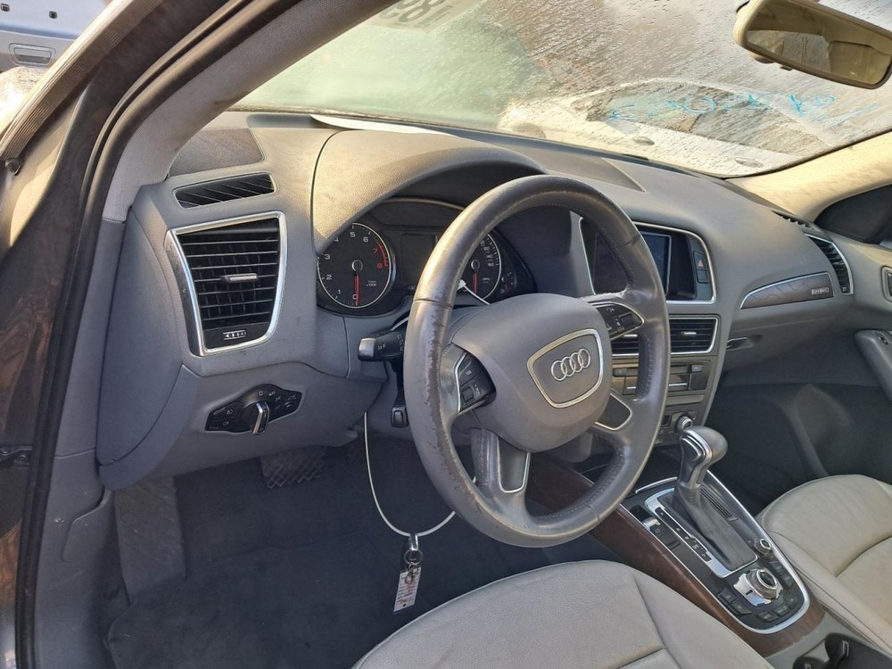 Q5 2015 Glove Box 4871729