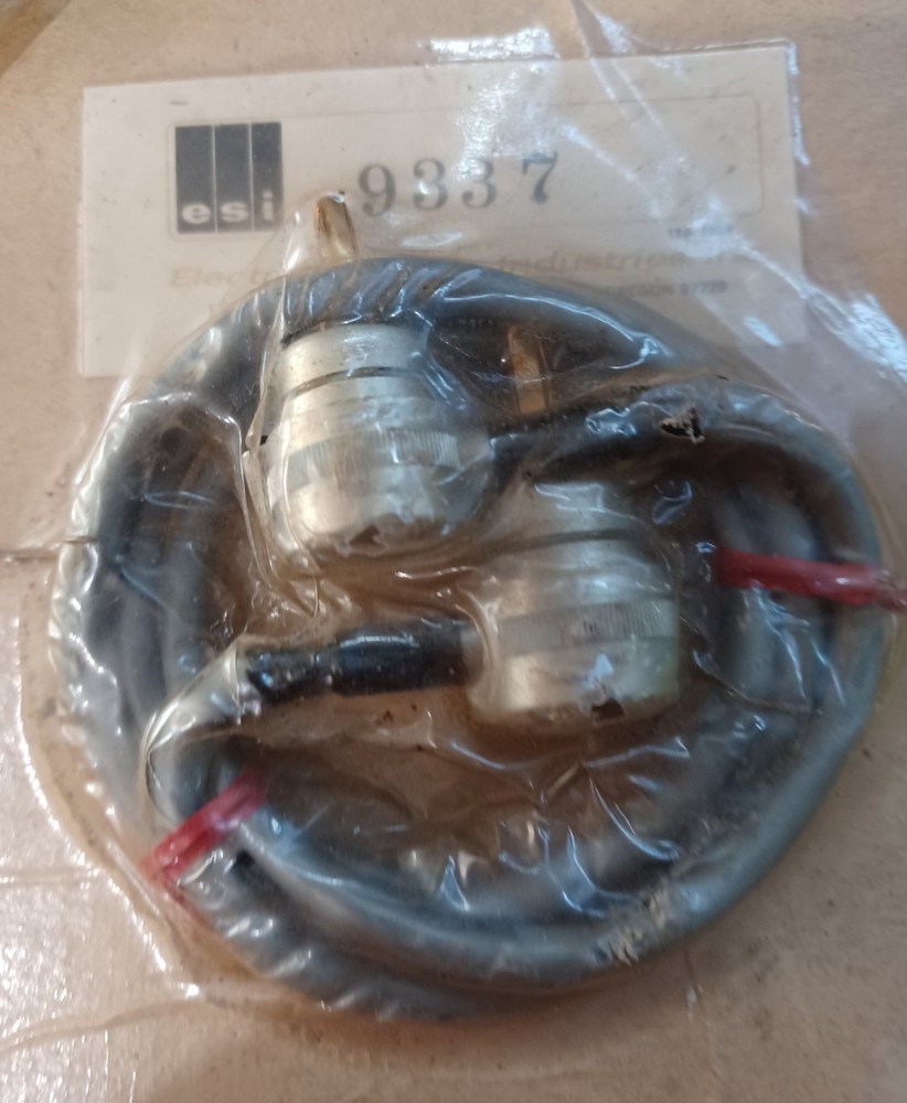 ELECTRO SCIENTIFIC INDUSTRIES (ESI) 9337 SINGLE PLUG SHIELDED CABLE *** NEW ***