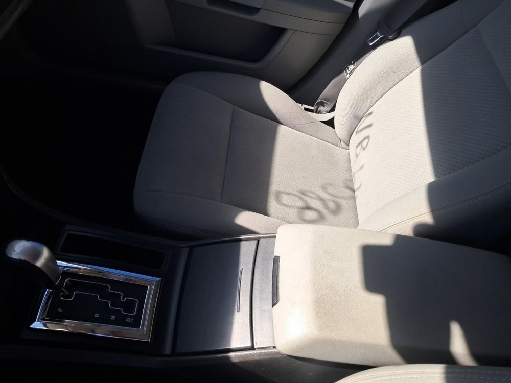 300 2007 Glove Box 4838900
