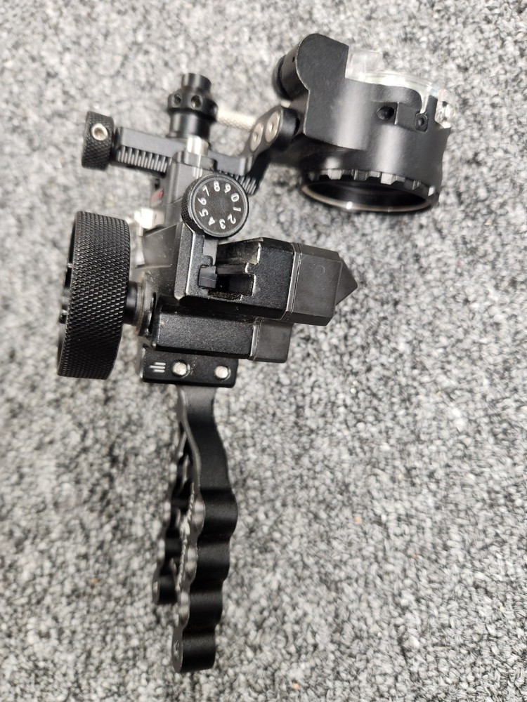 Trophy Ridge 1-Pin .019 Right Hand Digital React Bowsight (AS701DR19)