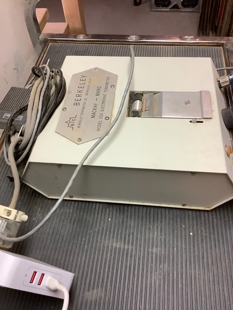 BTC Berkeley Tonometer Co. Mackay-Marg Model 204 Electronic Tonometer