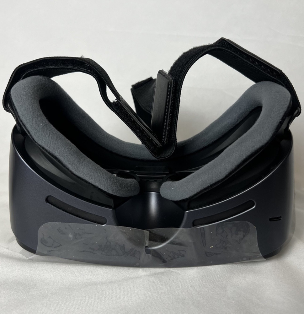 Samsung Gear VR with Controller Powered By Oculus (NOT TESTED)