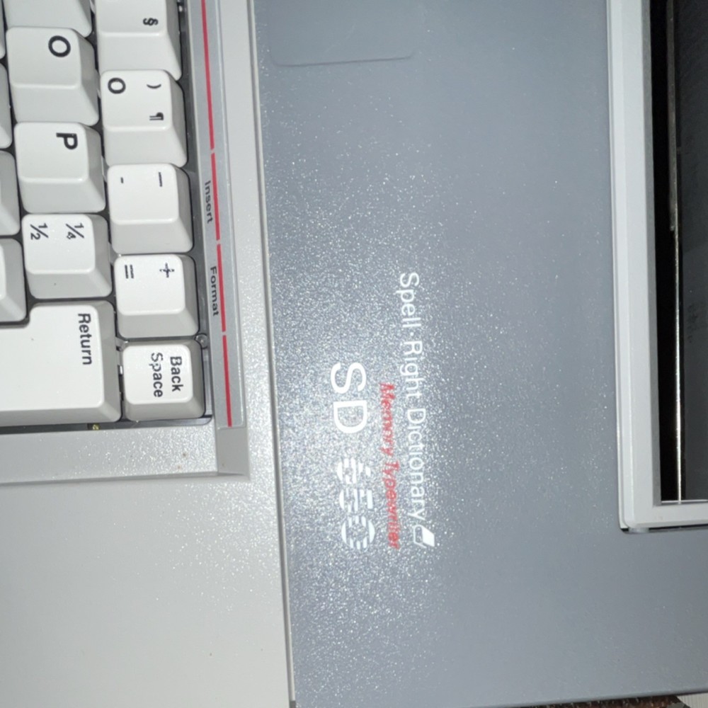 Smith Corona SD 650 Spell-Right Dictionary Electric Typewriter