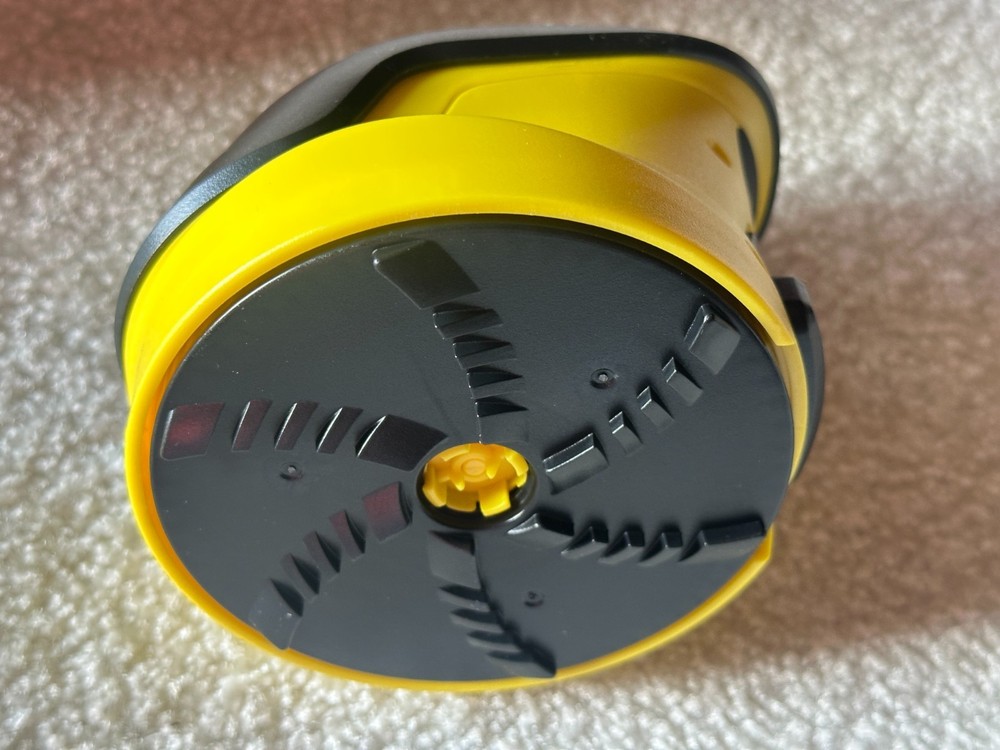 Electric Snow Scraper For Windows and Windshields / Rechargeable