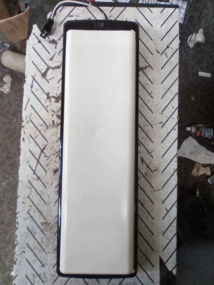 KENWORTH INTERIOR CAB LIGHT 2033-001