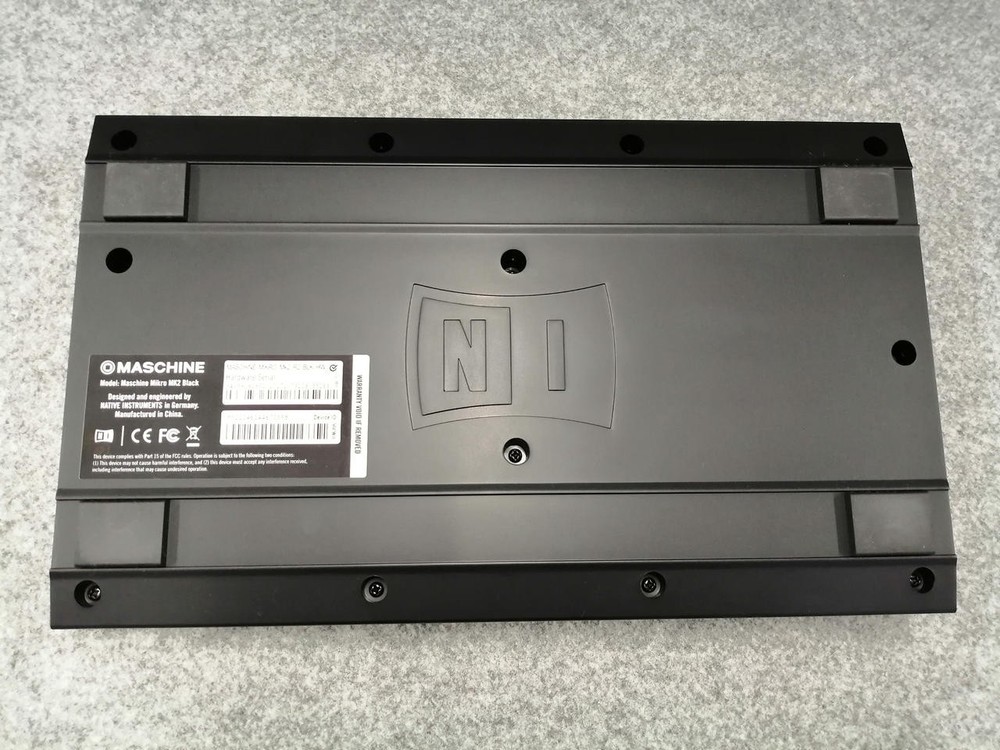 Native Instruments Maschine Mikro MK2 Controller Compact Sequencer MIDI USB