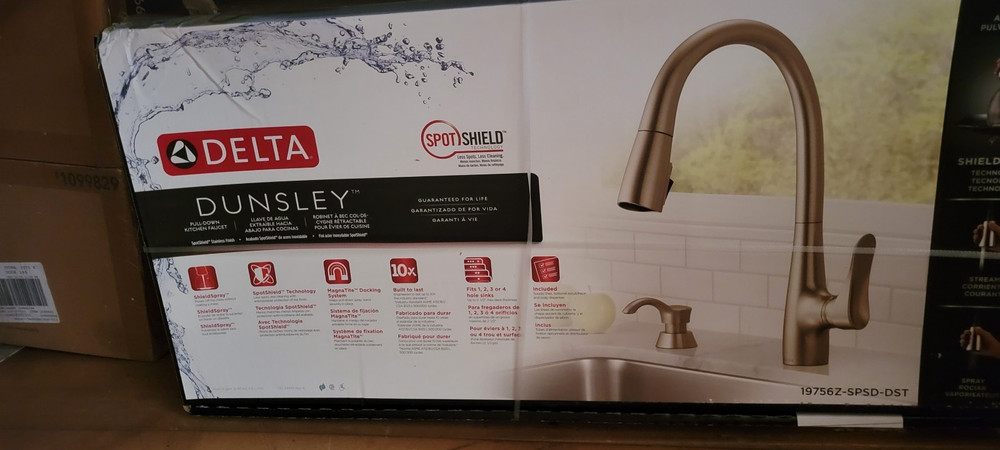 Delta Dunsley Single-Handle Deck Mount Pull-Down Kitchen Faucet w/Spotshield