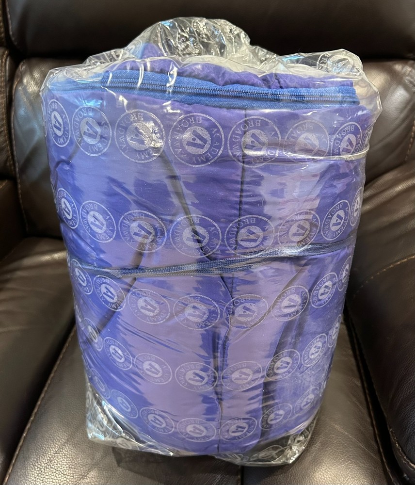 Academy Broadway single rectangular blue sleeping bag 29x72 - 2 lbs filling