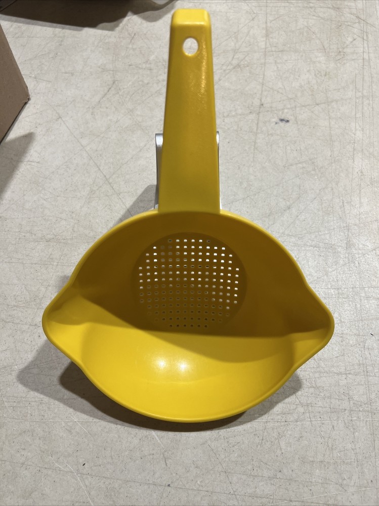 Vintage Tupperware Yellow Colander Strainer With Handle #1200-4 Good Used