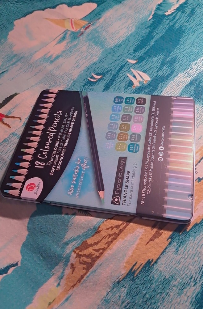 DecoTime 18 Coured Pencils ✏️