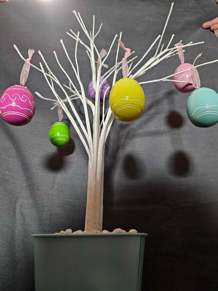 Egg-cellent! 20" Spring Easter Egg Tree • Centerpiece Decoration (Avon)