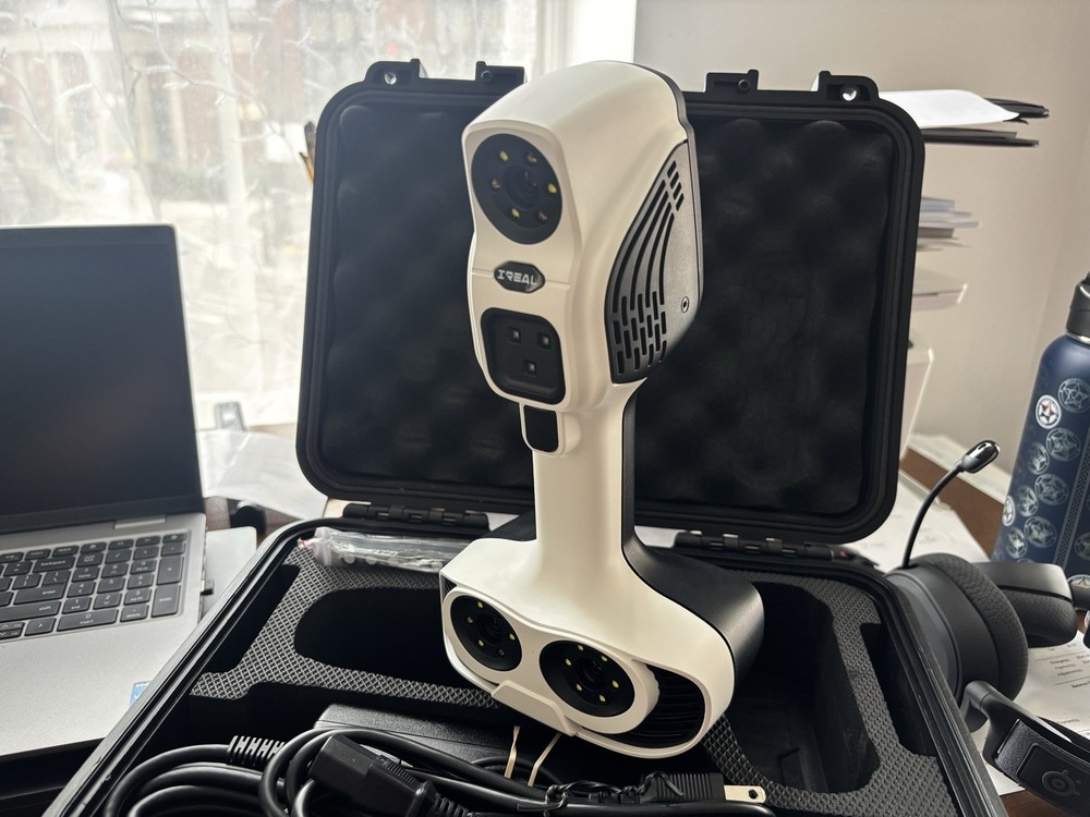Scantech iReal2E Handheld Color 3D Scanner