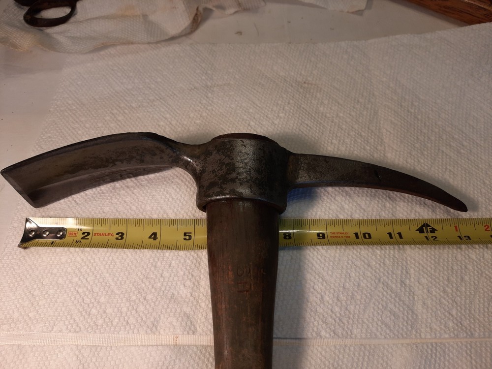 DIAMOND CALK US WW2 pickaxe and ORIGINAL handle 1945 DISPLAY READY!