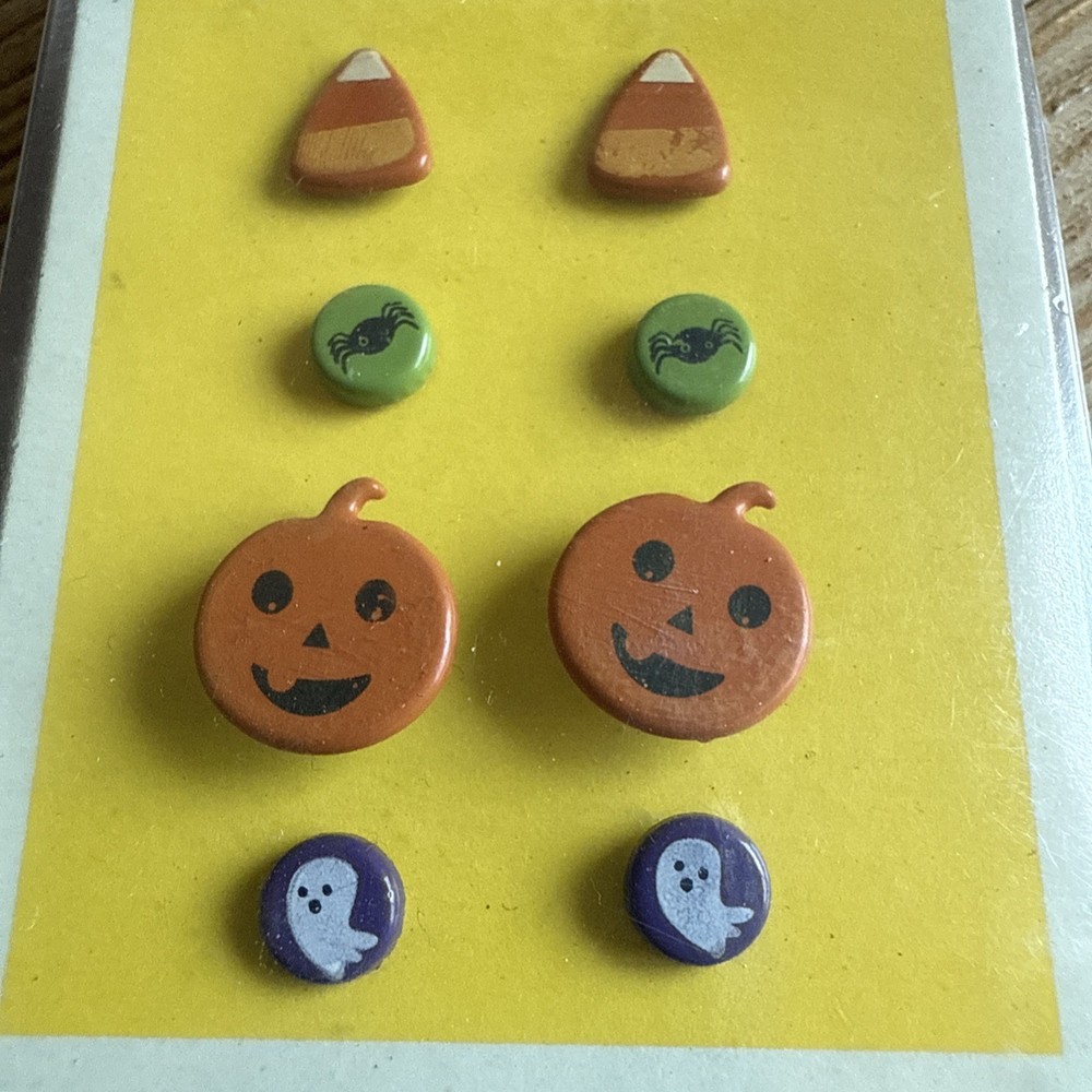 8 PC HALLOWEEN SCRAPBOOKING DECORATIVE BRADS EYELET