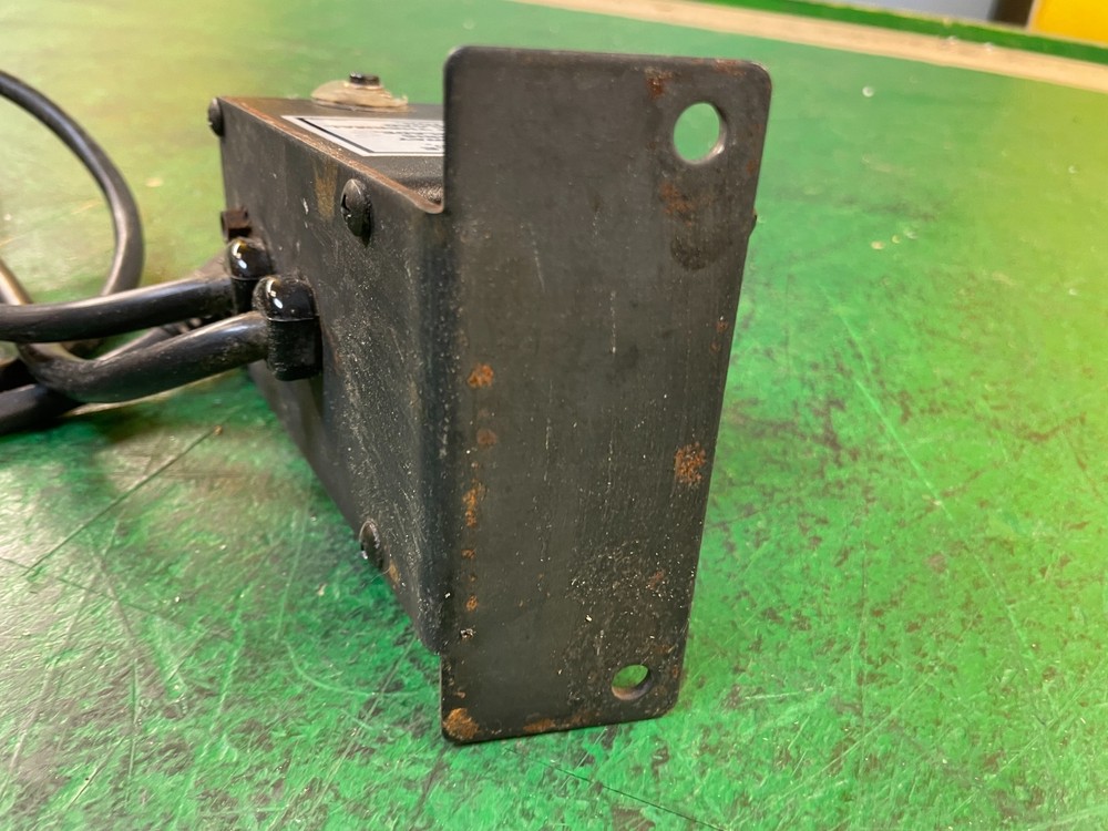 CRACKED FRONT - Duracraft D35510 Table Saw On/Off Switch