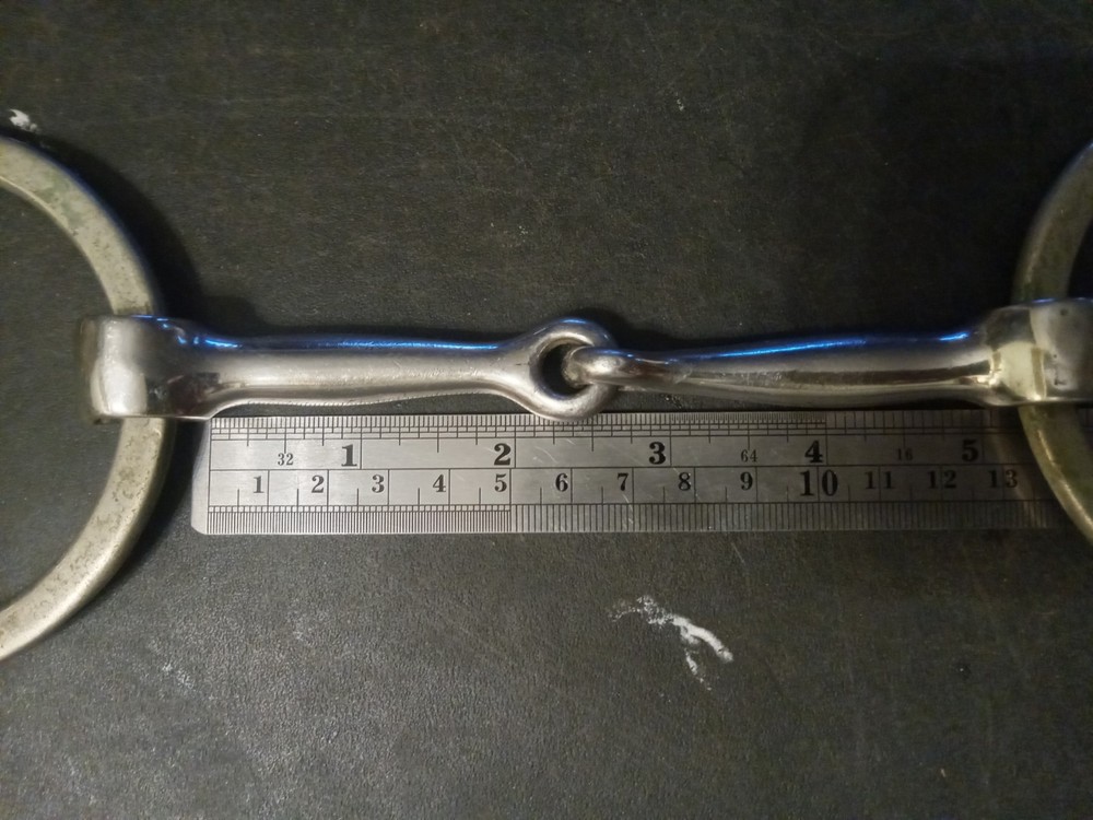 used show snaffle bit 5 in mouth engraved cheeks