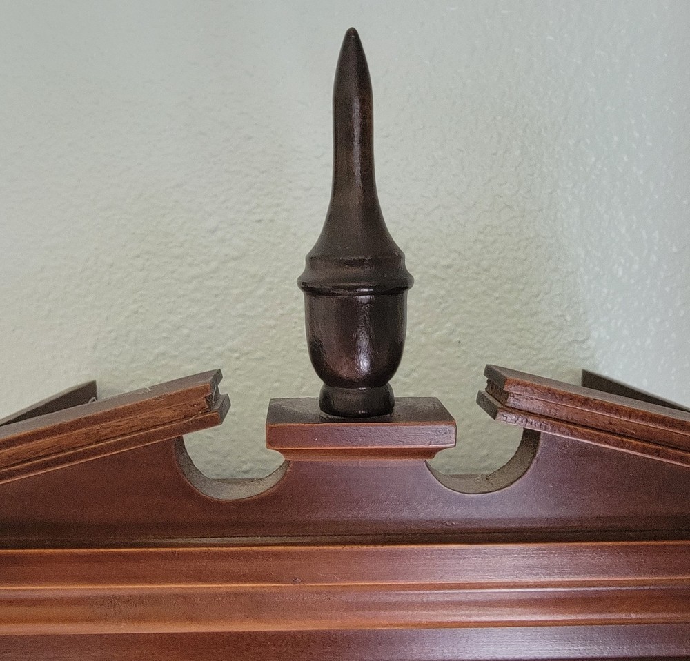 Linden N° 8054B Chiming 31 Day Pendulum Wall Clock with Key **Has Issues**