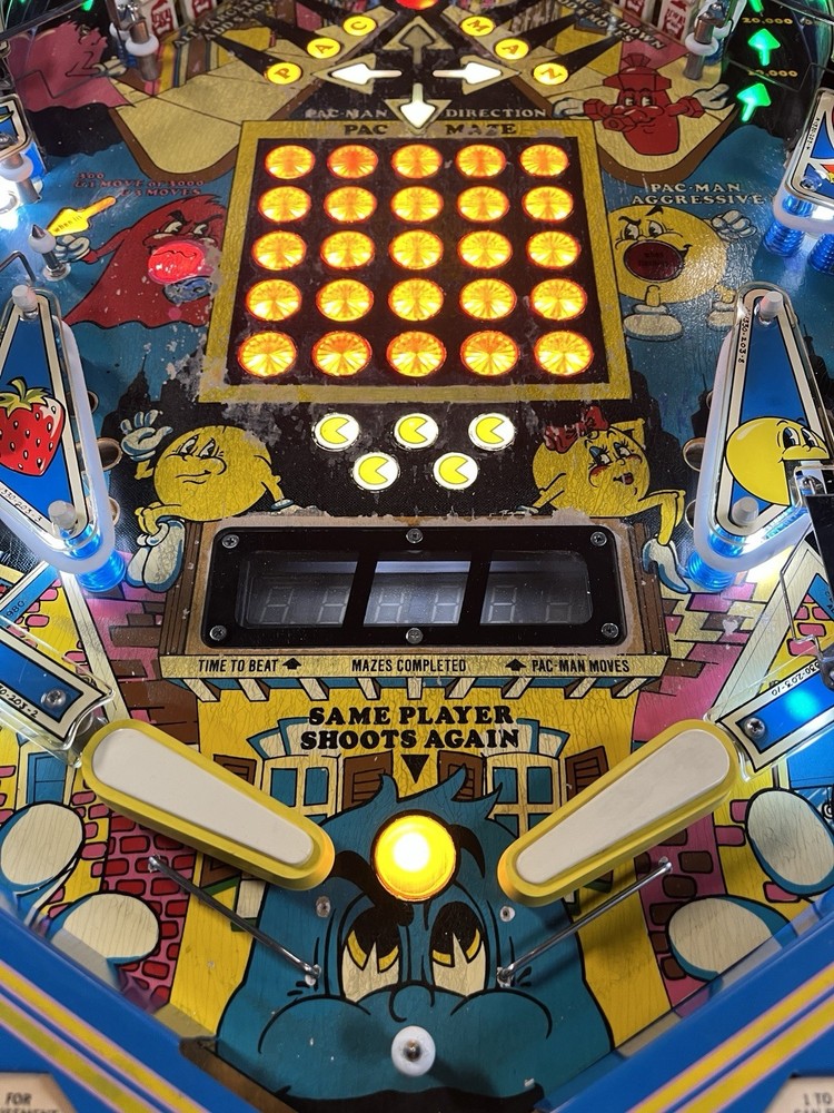 1982 BALLY MR AND MRS PACMAN PINBALL MACHINE PROF TECHS PLAYS GREAT