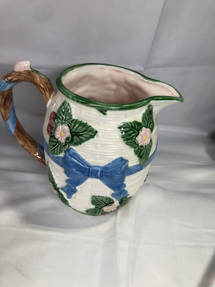 Haidon Group Strawberry Basket Ceramic Dinnerware Pitcher Cups Plates 1986 22Pc