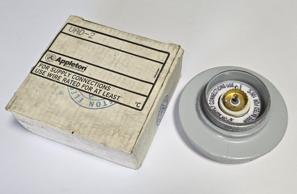 Appleton VAD-2 Fixture Adapter Socket Assembly - New