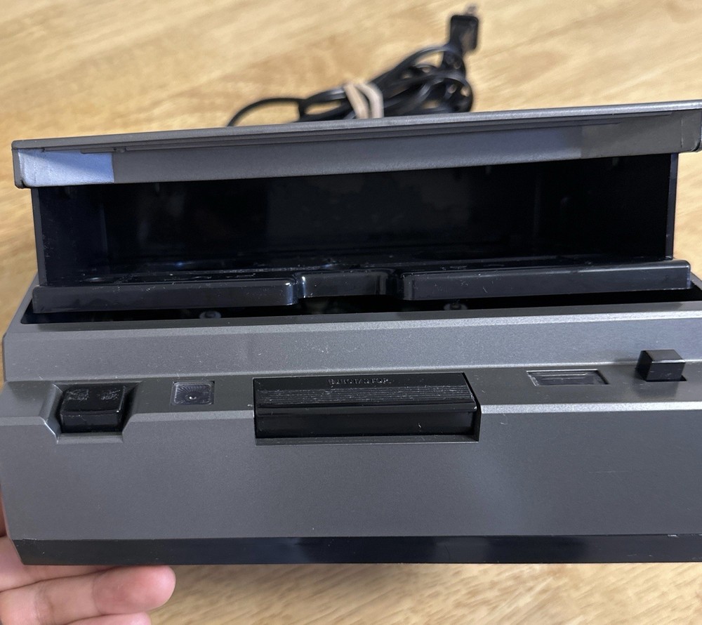 Kinyo UV-512 "Auto Eject" VHS Rewinder *Working*