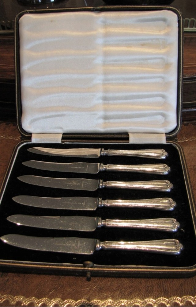 1933 Waring & Gillow Cased 6 Solid Silver Knives 126.9g