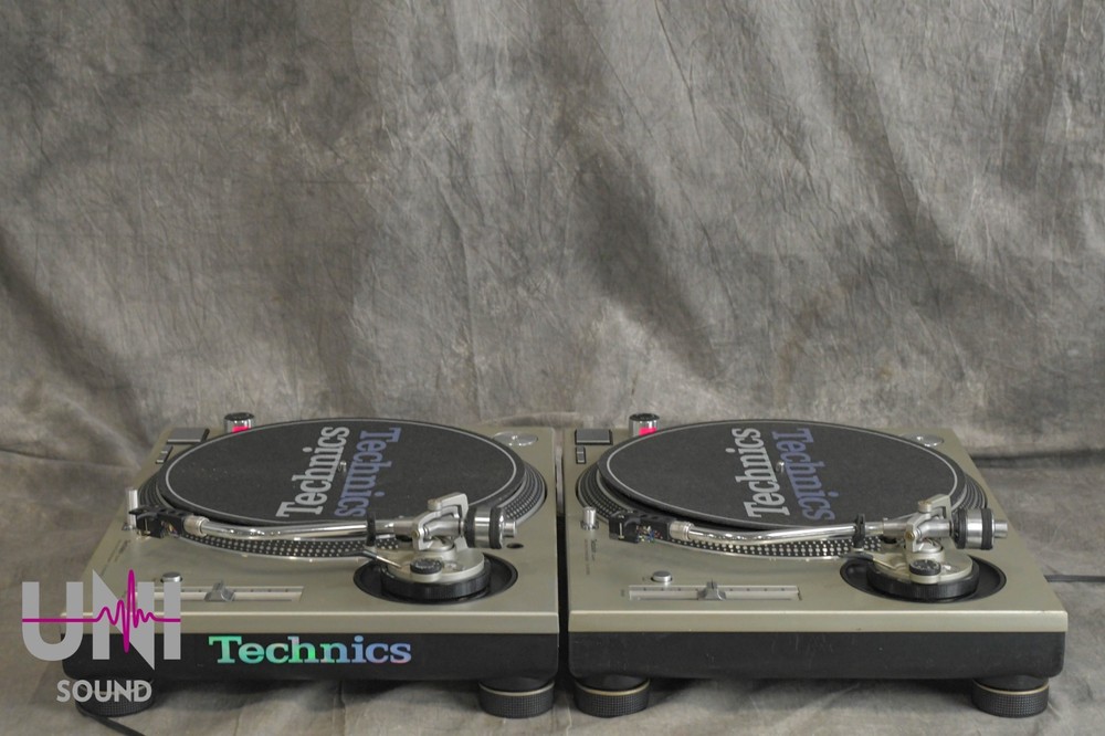Technics SL-1200MK3D Silver PAIR Direct Drive DJ Turntable in Good condition