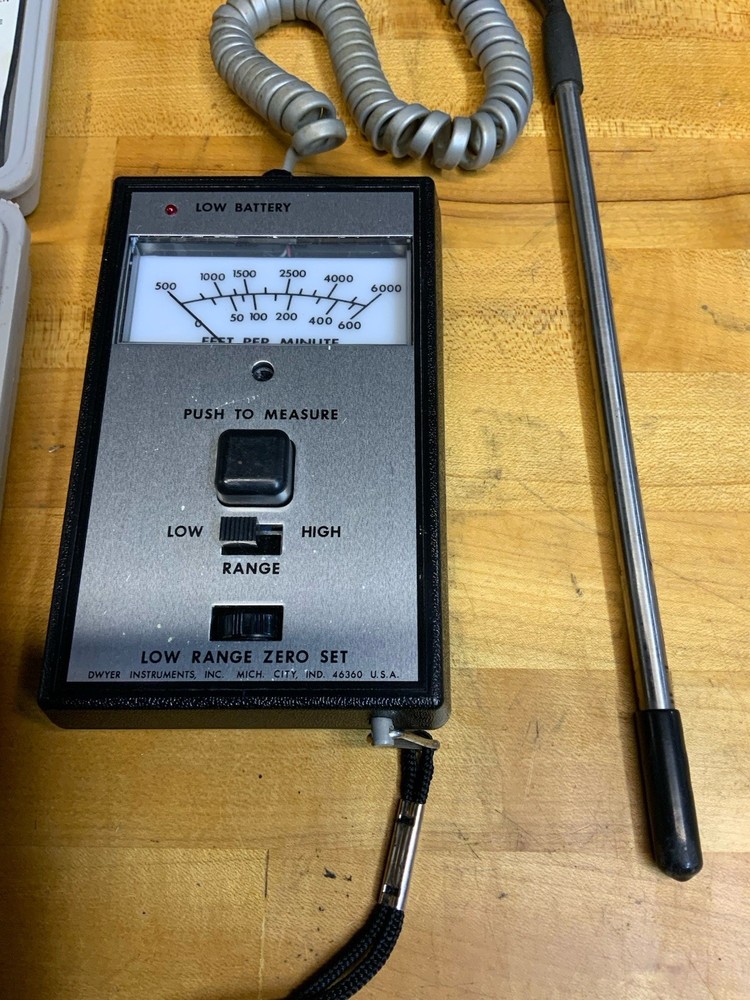 Dwyer 470-1 Thermal Anemometer W/ Probe, CASE
