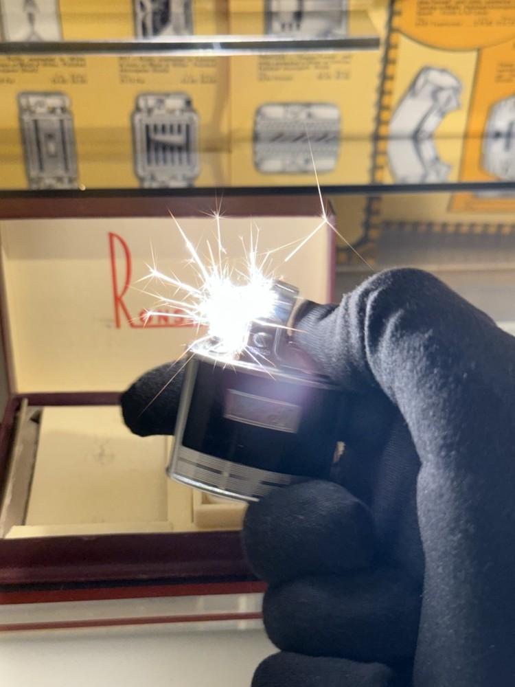 Vintage Ronson “Standard” Black Lacquer Lighter Toronto Canada