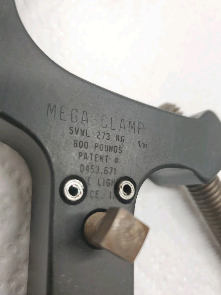 Light Source Mega-Swivel Clamp - Black (SVWL)