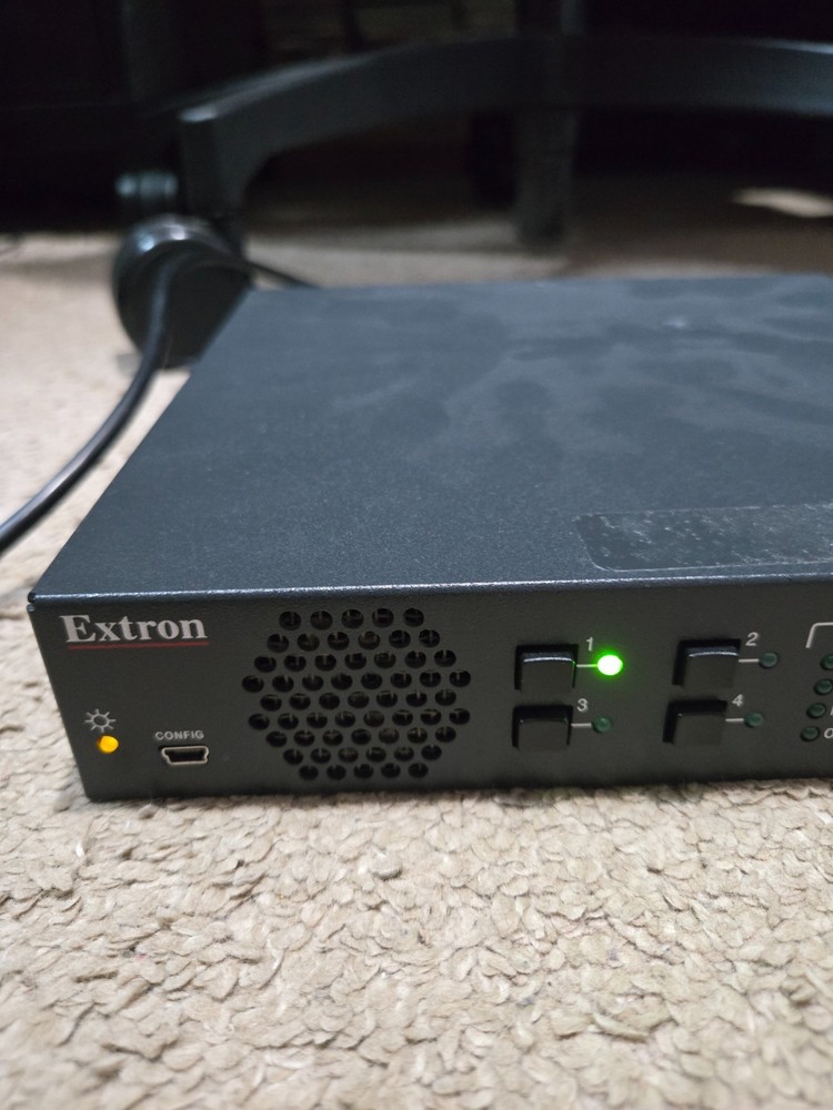 Extron IN1604 DTP with Plug
