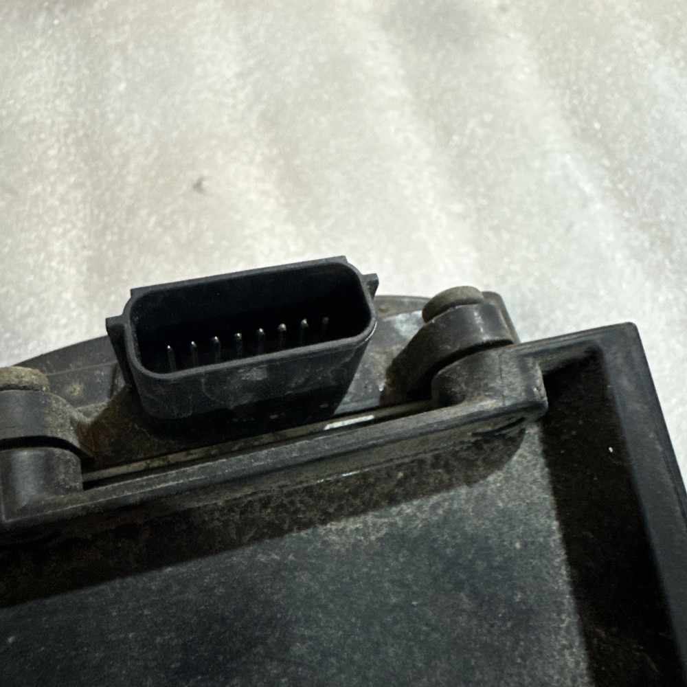 2016-2019 FORD EXPLORER Blind SPOT SENSOR right side OEM￼