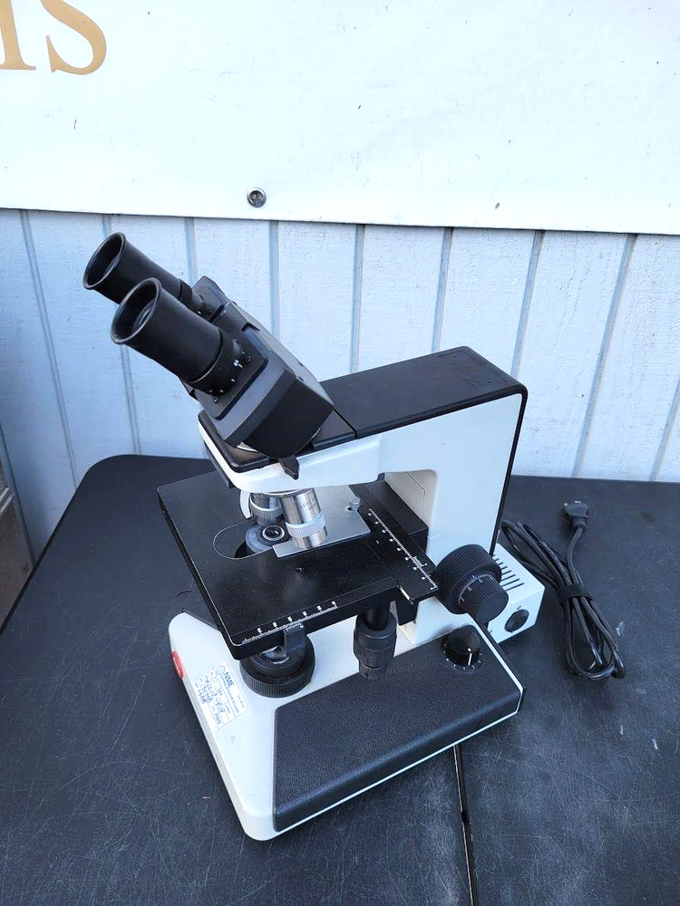 Leitz Laborlux S Microscope, Working